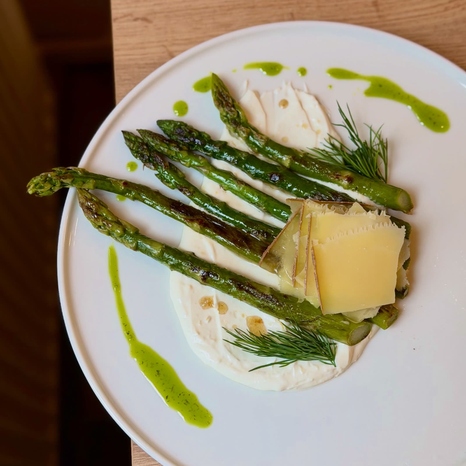 Gegrillter Spargel im Frühling