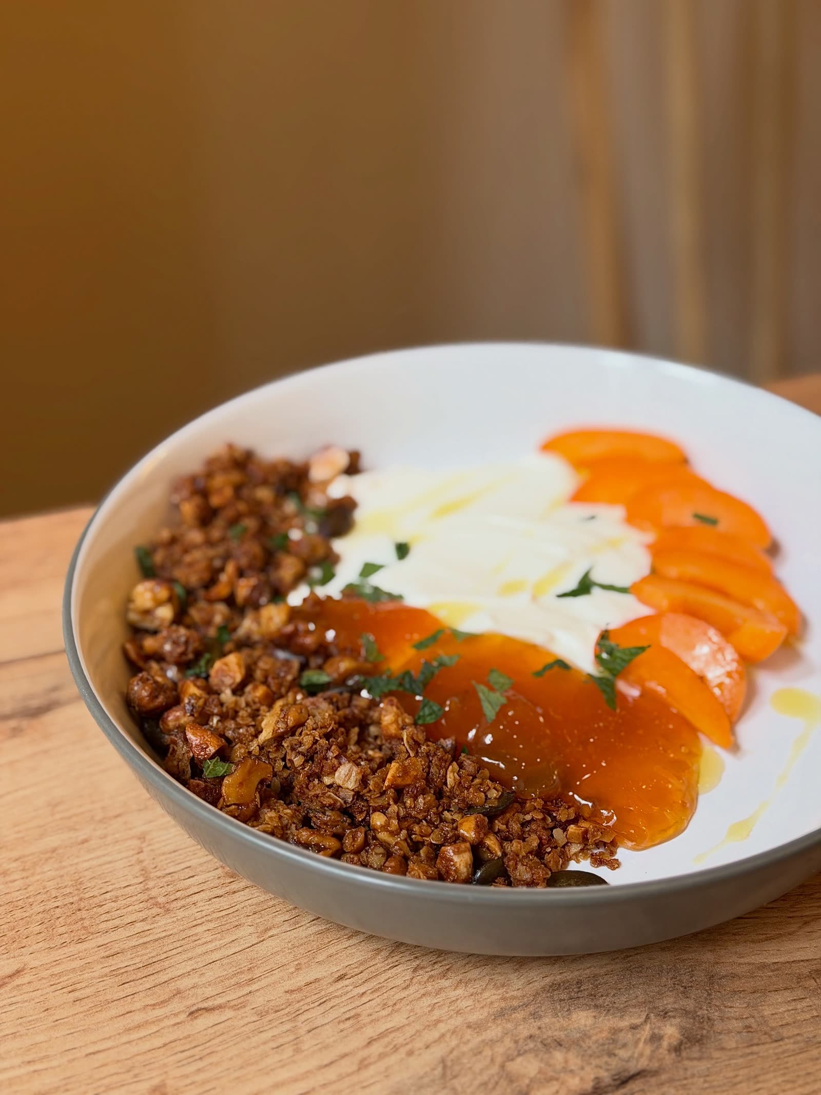 Granola mit Aprikosen